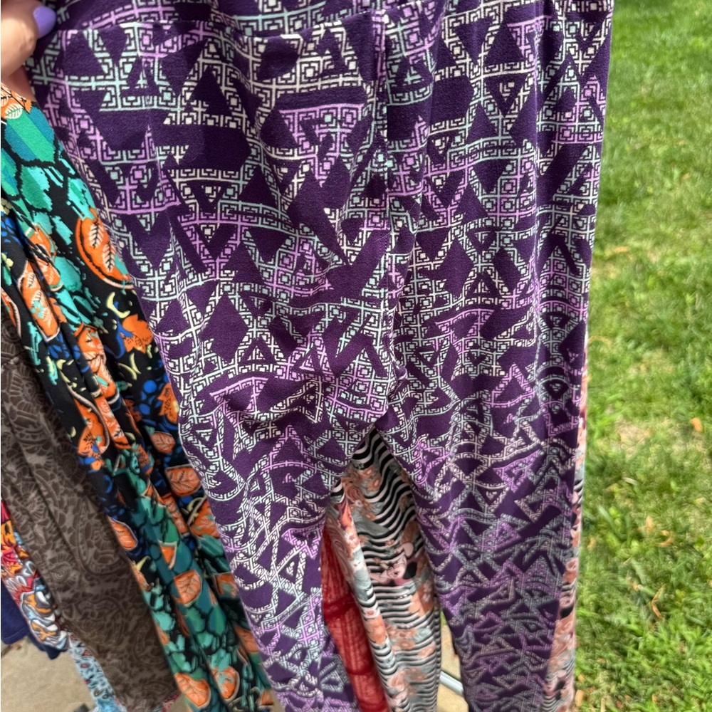 Colorful Patterned Leggings Collection - Picture 4 of 6